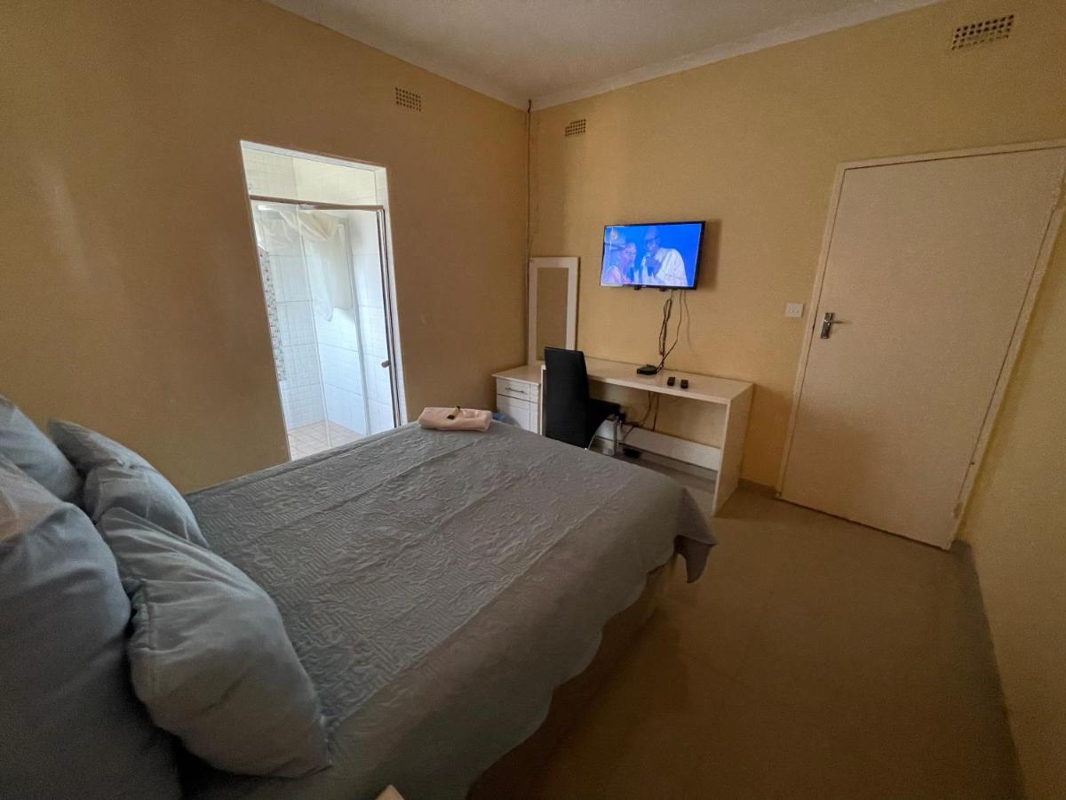 The Hawks Bed And Breakfast Harare Buitenkant foto