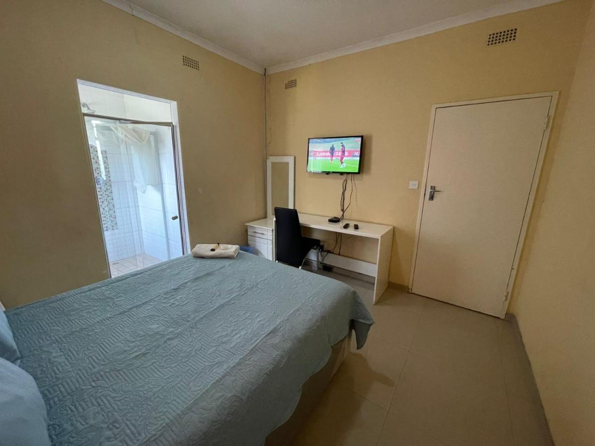 The Hawks Bed And Breakfast Harare Buitenkant foto