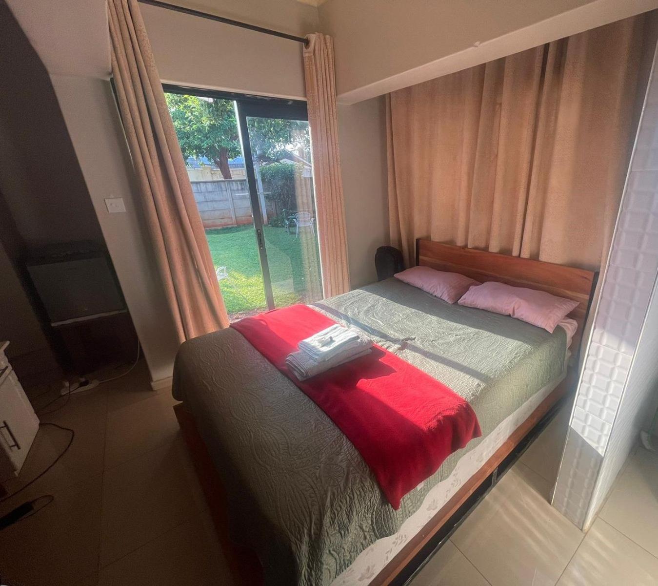 The Hawks Bed And Breakfast Harare Buitenkant foto