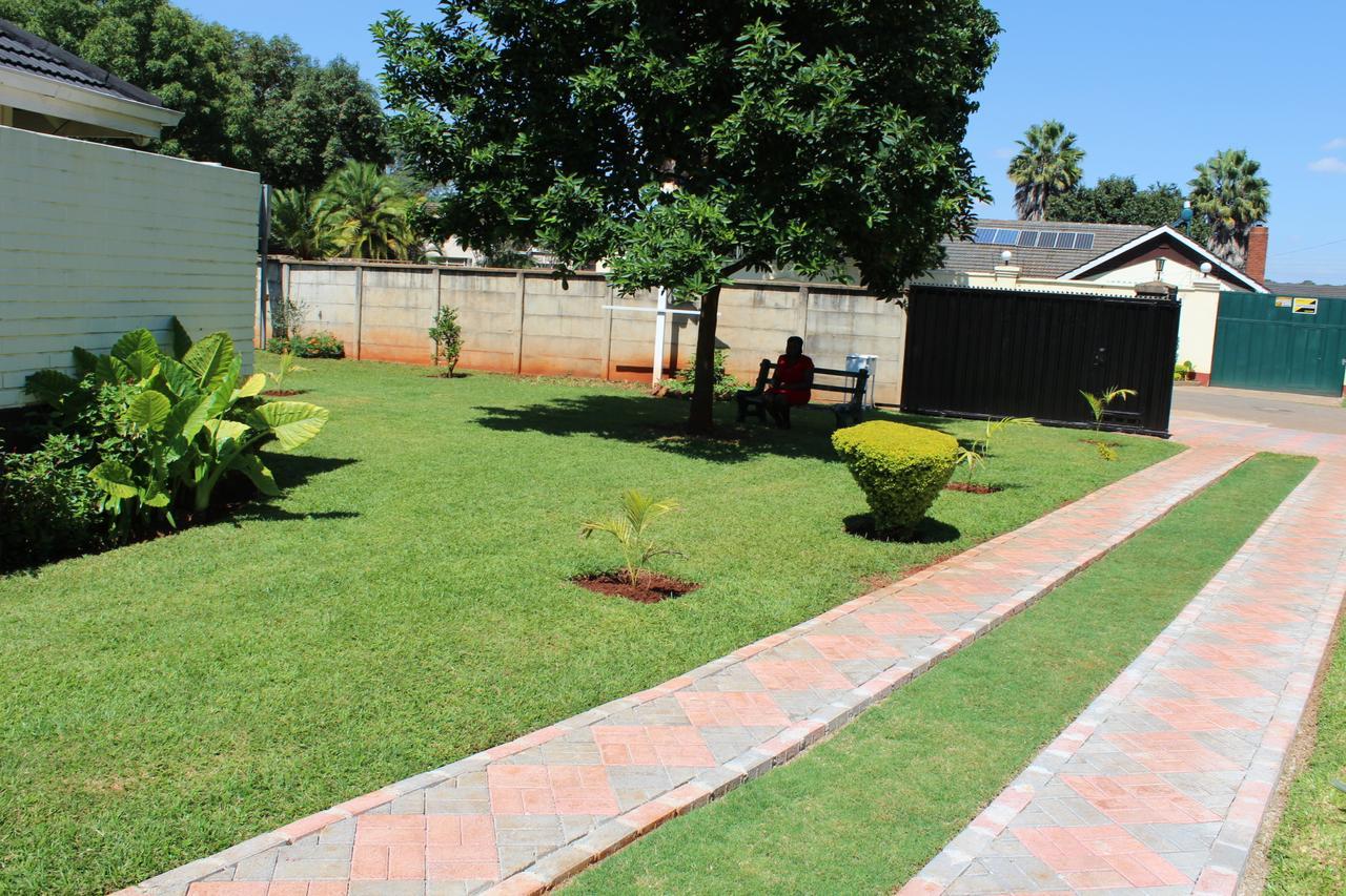 The Hawks Bed And Breakfast Harare Buitenkant foto